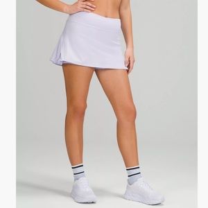 NWOT Lululemon PLAY OFF THE PLEATS MID-RISE SKIRT
Pastel Blue
Size: 6